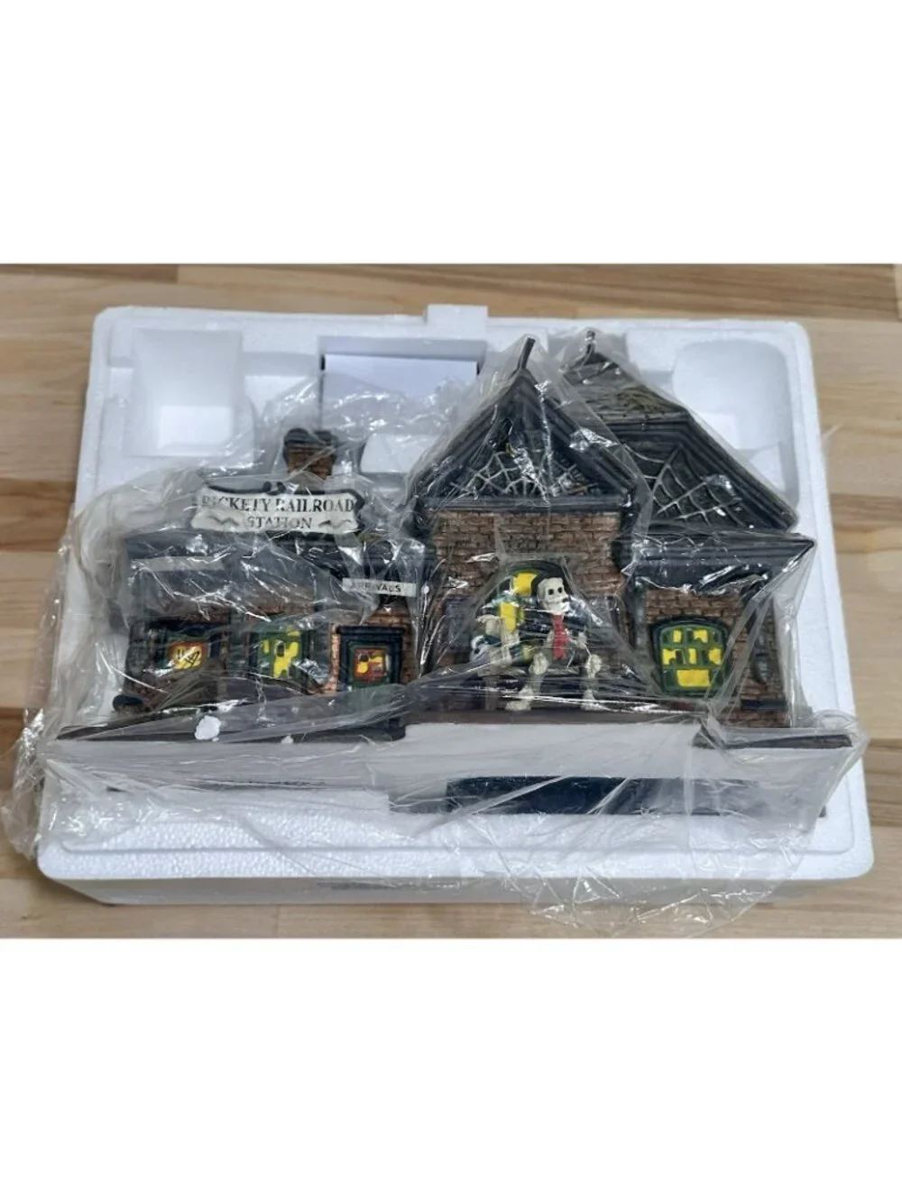 Dept 56 Rickety Railroad Station Halloween Snow Village w/ Box Lights Works READ